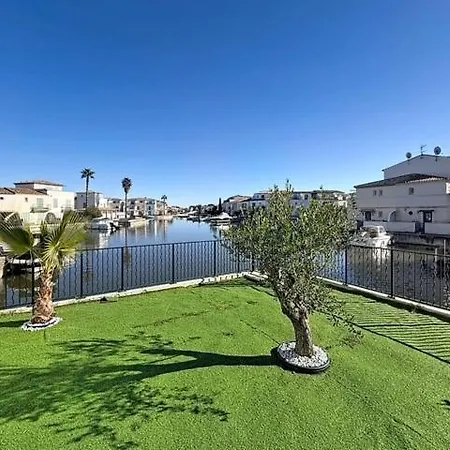 Fleur De Camargue איגוס-מורטס