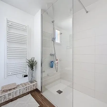 Fleur De Camargue Aigues-Mortes