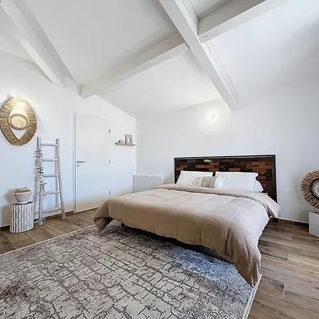 Fleur De Camargue Apartament *