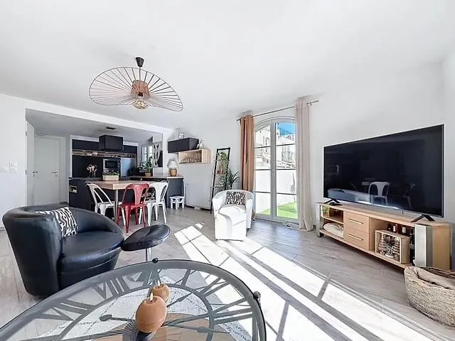 Fleur De Camargue דירה